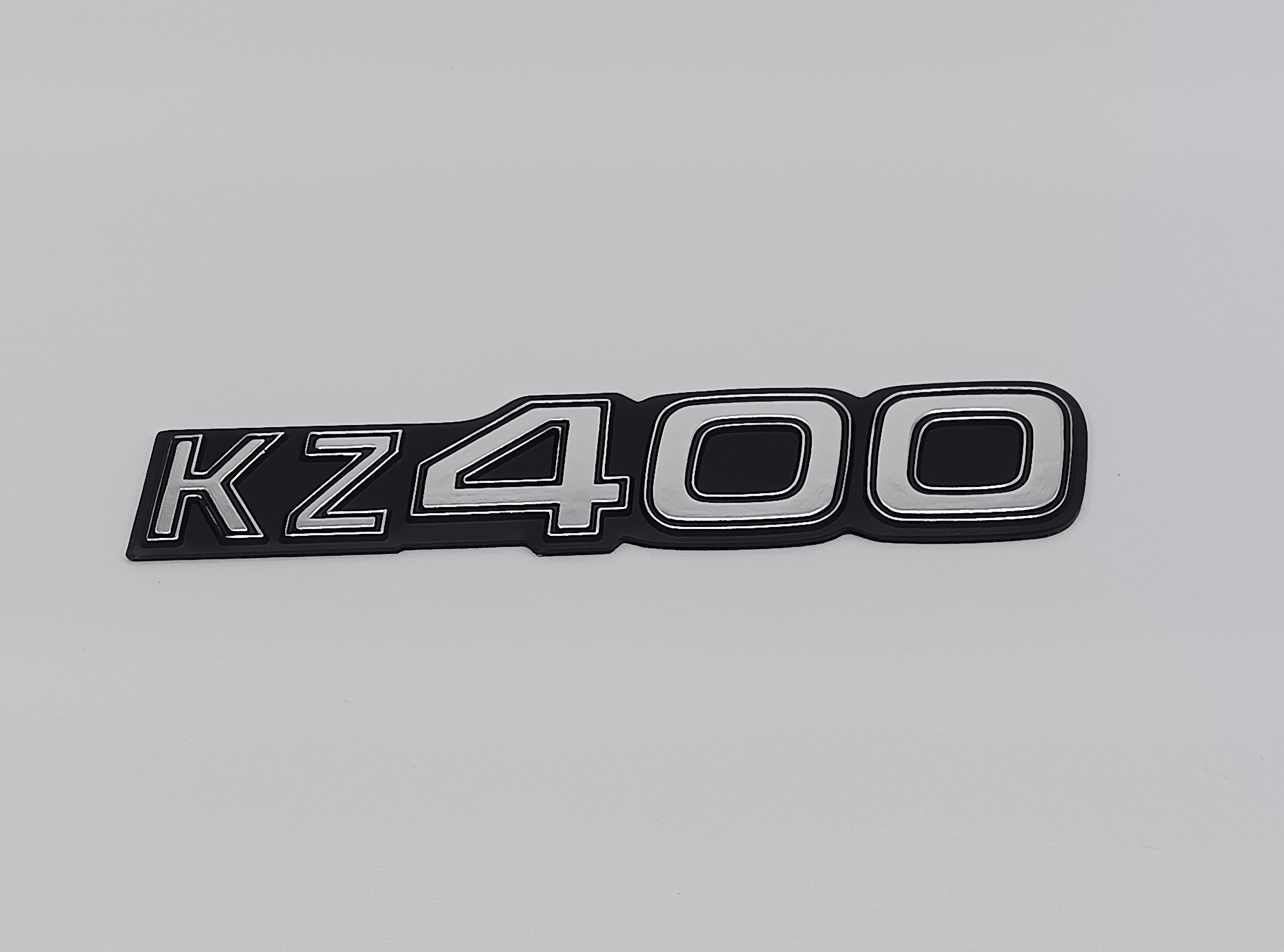 1976年 KZ400 SIDE COVER EMBLEM "KZ400"